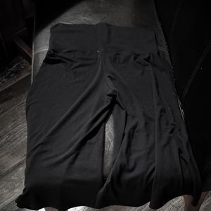 Old Navy Black Stretch Pants That Go Down to Your Knees